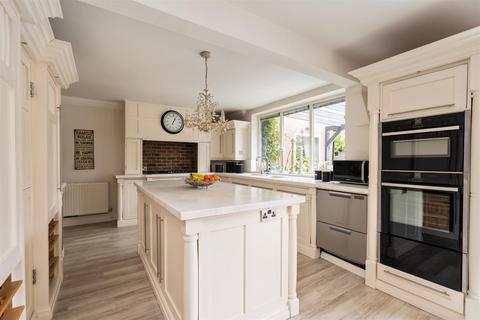 5 bedroom detached house for sale, Rumbush Lane, Earlswood, Solihull