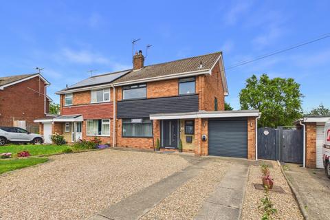 3 bedroom semi-detached house for sale, St Leonards Road, Molescroft, East Riding Of Yorkshire, HU17 7HP