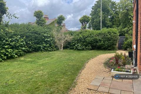 2 bedroom flat to rent, Salisbury Road, Barnet, EN5