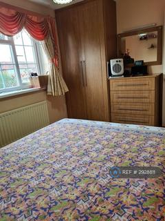 2 bedroom terraced house to rent, Pacific Close, Feltham, TW14