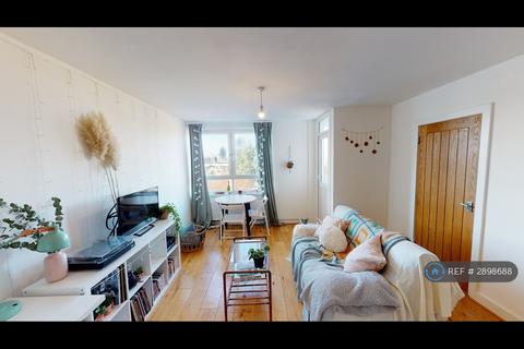 3 bedroom flat to rent, Fern Court, London, SE14