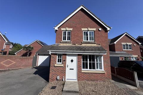 3 bedroom detached house to rent, Town Lands Close, Wombwell, Barnsley