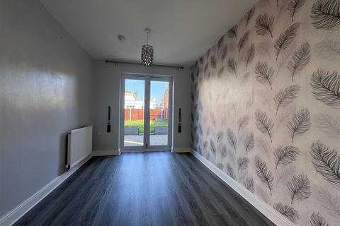 3 bedroom detached house to rent, Town Lands Close, Wombwell, Barnsley
