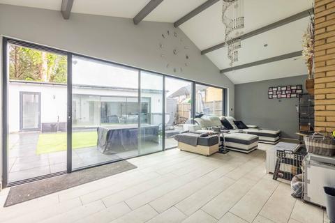 5 bedroom detached house for sale, Sheepcote Gardens, Denham UB9