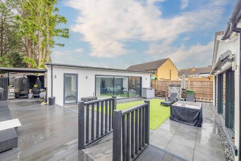 5 bedroom detached house for sale, Sheepcote Gardens, Denham UB9