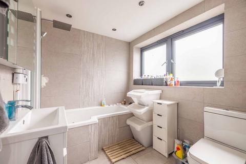 5 bedroom detached house for sale, Sheepcote Gardens, Denham UB9