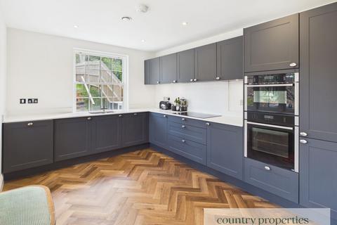 4 bedroom semi-detached house to rent, Mill Green Lane, Hatfield, AL9