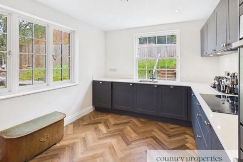 4 bedroom semi-detached house to rent, Mill Green Lane, Hatfield, AL9