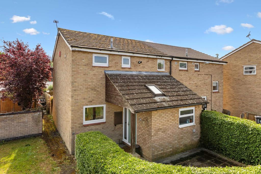 2 bedroom semi-detached house for sale