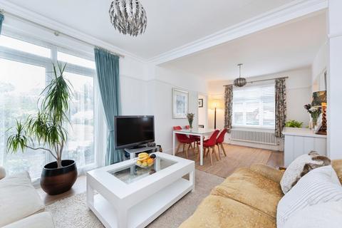 2 bedroom bungalow for sale, Tudor Avenue, Worcester Park, KT4