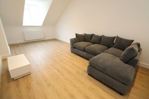 2 bedroom flat to rent, Holdenhurst Road, Bournemouth BH8