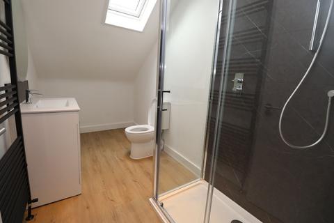 2 bedroom flat to rent, Holdenhurst Road, Bournemouth BH8