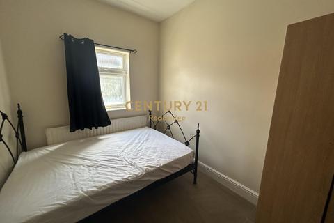 Studio to rent, St. Marys Road, ILFORD IG1