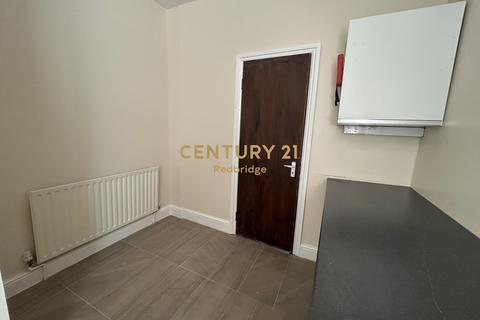 Studio to rent, St. Marys Road, ILFORD IG1