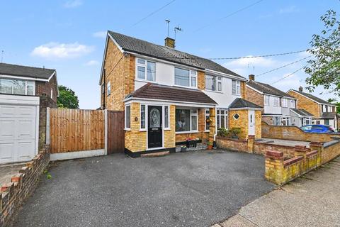 3 bedroom semi-detached house for sale, Woodside Avenue, Benfleet SS7