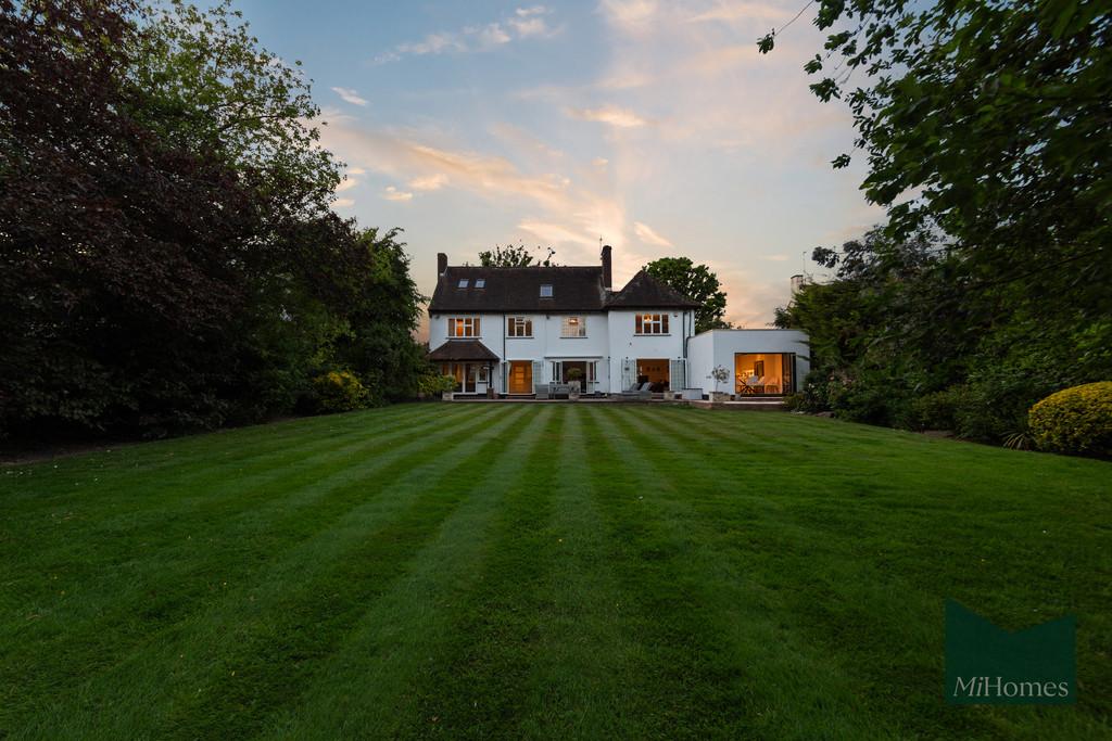 House exterior, garden
