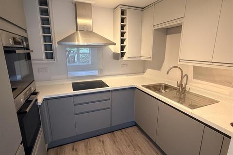 undefined, Boundary Road, Farnborough GU14