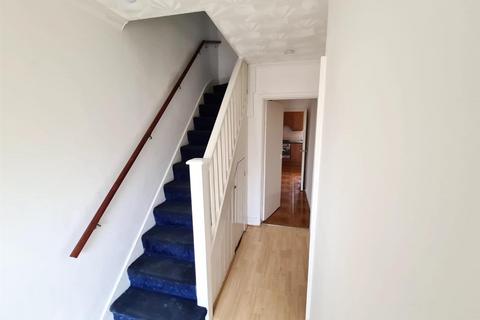 4 bedroom terraced house to rent, Waye Avenue, Hounslow TW5