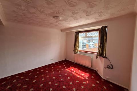 4 bedroom terraced house to rent, Waye Avenue, Hounslow TW5