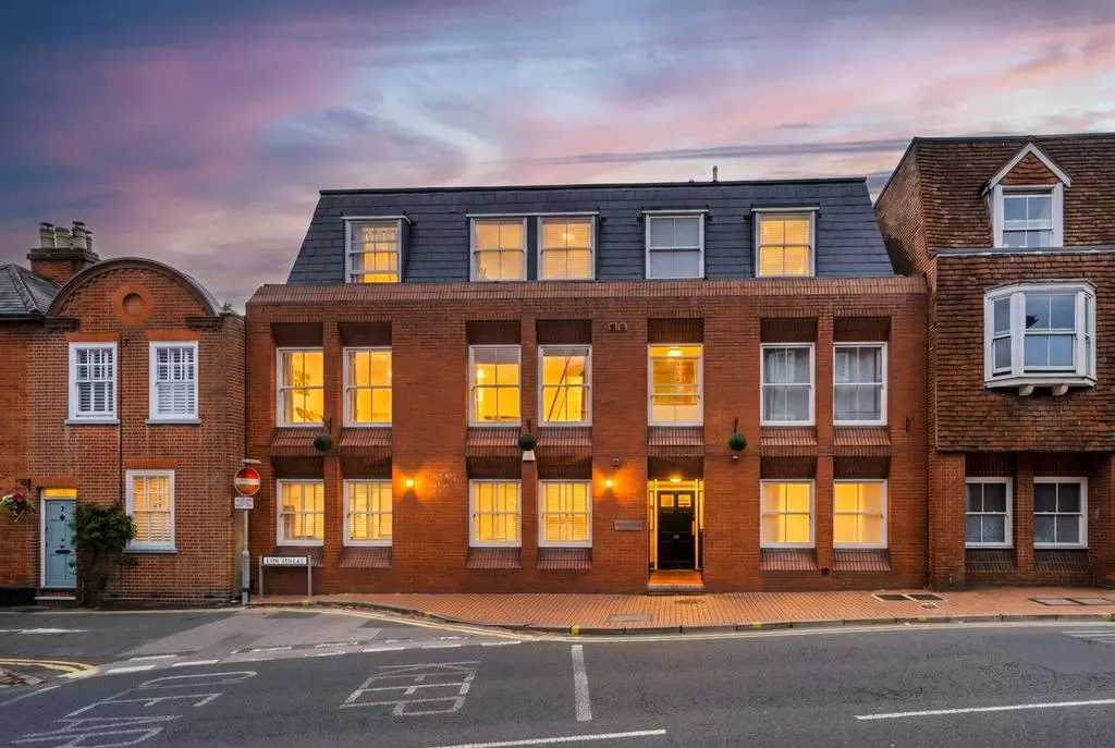 Shute End, Wokingham, RG40 1 bed apartment to rent - £1,200 pcm