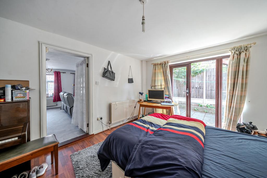 1466534-5-6a16f24...