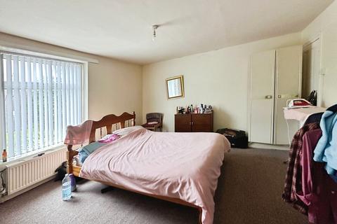 2 bedroom terraced house for sale, Massey Street, Bury