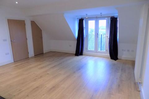 2 bedroom apartment to rent, Broadway, Sheerness