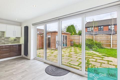 3 bedroom detached house for sale, Kinsley Drive, Manchester M28