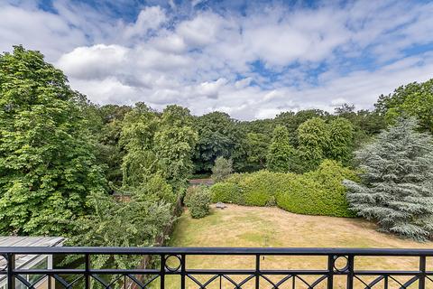 3 bedroom flat for sale, Chapman Square, London, SW19