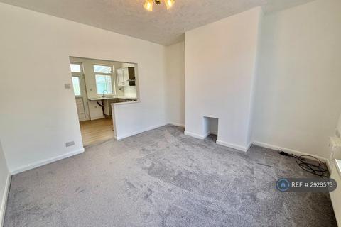 2 bedroom terraced house to rent, High St, Barnsley, S70