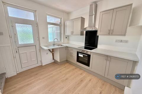 2 bedroom terraced house to rent, High St, Barnsley, S70