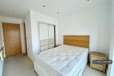 2 bedroom flat to rent, Pond Garth, York, YO1