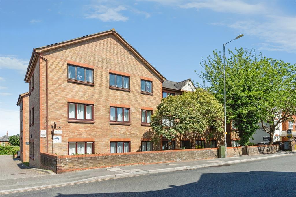 2 bedroom flat for sale