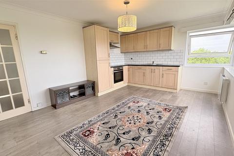 2 bedroom flat for sale, Moseley Court, Yardley Wood Road, Birmingham B13