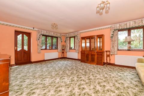 2 bedroom detached bungalow for sale, Marks Farm Lane, Chelmsford CM3