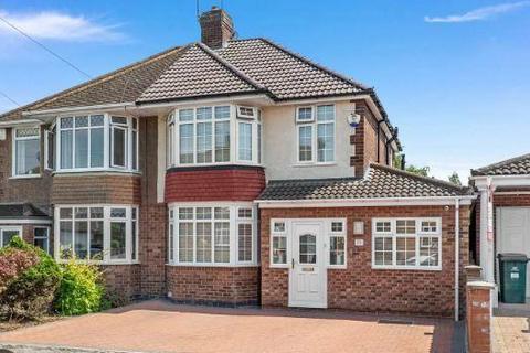 3 bedroom detached house to rent, Dawlish Drive, Ilford, Essex, IG3 9EQ