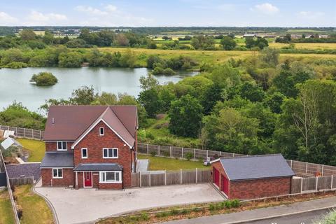 4 bedroom detached house for sale, Robinson Road, Brightlingsea, CO7