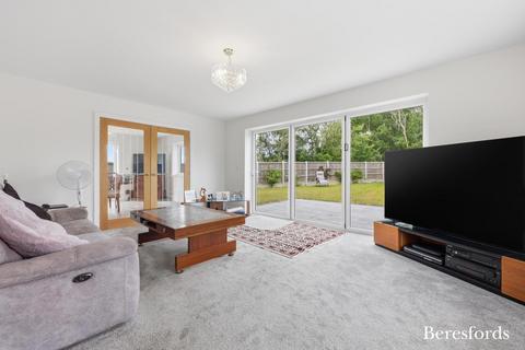 4 bedroom detached house for sale, Robinson Road, Brightlingsea, CO7