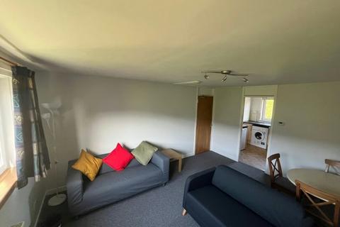 3 bedroom flat to rent, Calder Place, Edinburgh, EH11