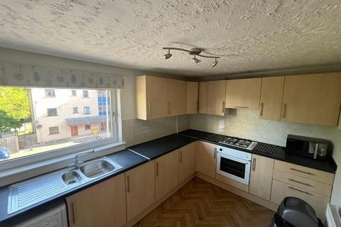3 bedroom flat to rent, Calder Place, Edinburgh, EH11