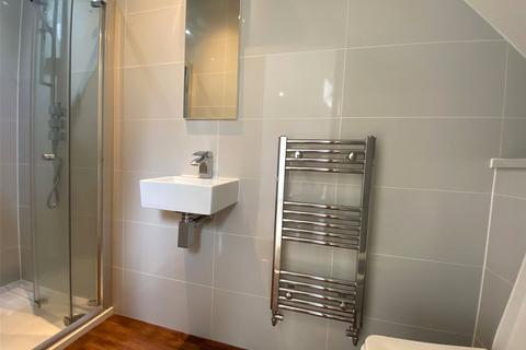 2 bedroom maisonette to rent, Wrotham Road, Meopham