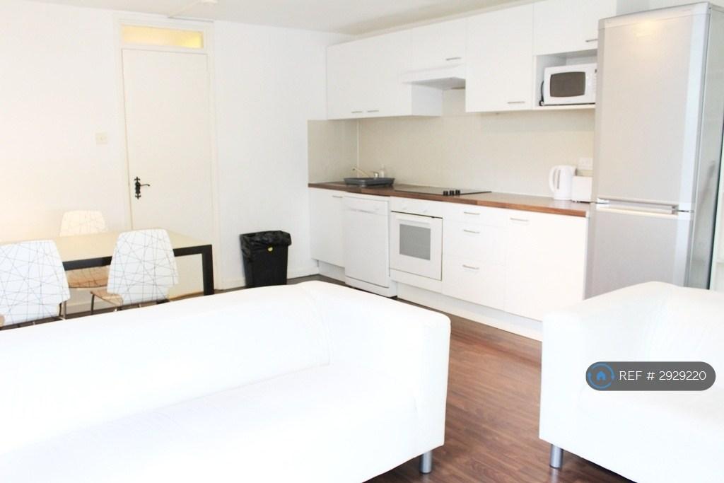 4 bedroom flat to rent