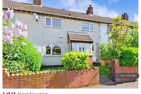 2 bedroom terraced house to rent, Sutton Road, Barking, IG11