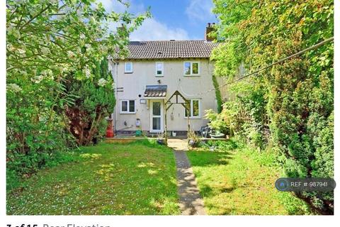 2 bedroom terraced house to rent, Sutton Road, Barking, IG11
