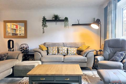 2 bedroom apartment for sale, Kings Court, The Avenue, Tadworth