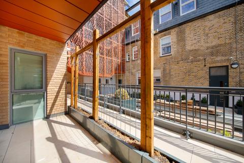 2 bedroom flat to rent, Stonhouse Street, London SW4
