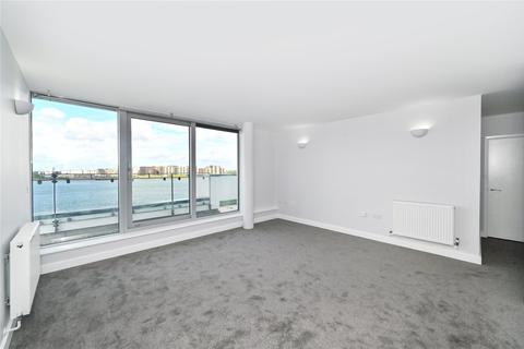 2 bedroom flat to rent, Merbury Close, London, SE28