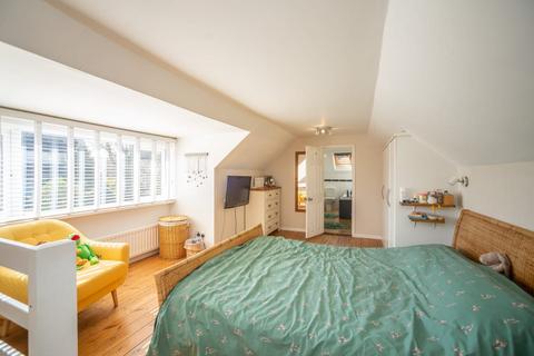 4 bedroom detached bungalow for sale, Swan Lane, Sellindge, TN25