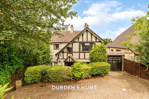 undefined, Spring Grove, Loughton, IG10