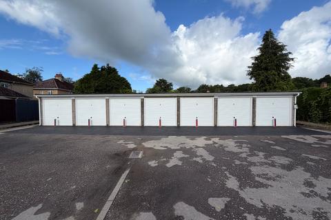 Garage to rent, Middlehill Road , Colehill, Wimborne, BH21
